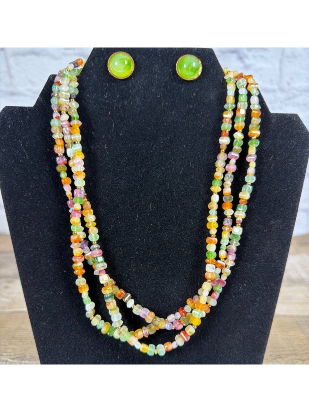 VTG Multi Strand Beaded 18" Necklace Green Post Stud Gold Tone Earring Set Retro - Picture 3 of 12